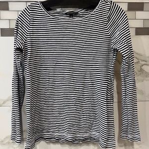 Banana Republic Crew neck long sleeve shirt